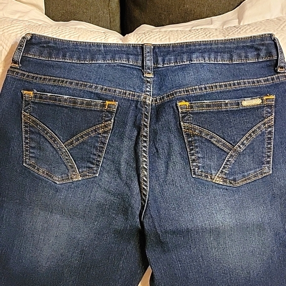 Jennifer Lopez Low-rise, Boot-cut Jeans - Picture 5 of 5